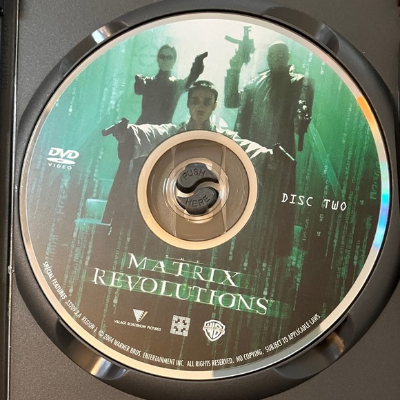 Warner Bros. Matrix Revolutions 2 disc widescreen set - Picture 6 of 16